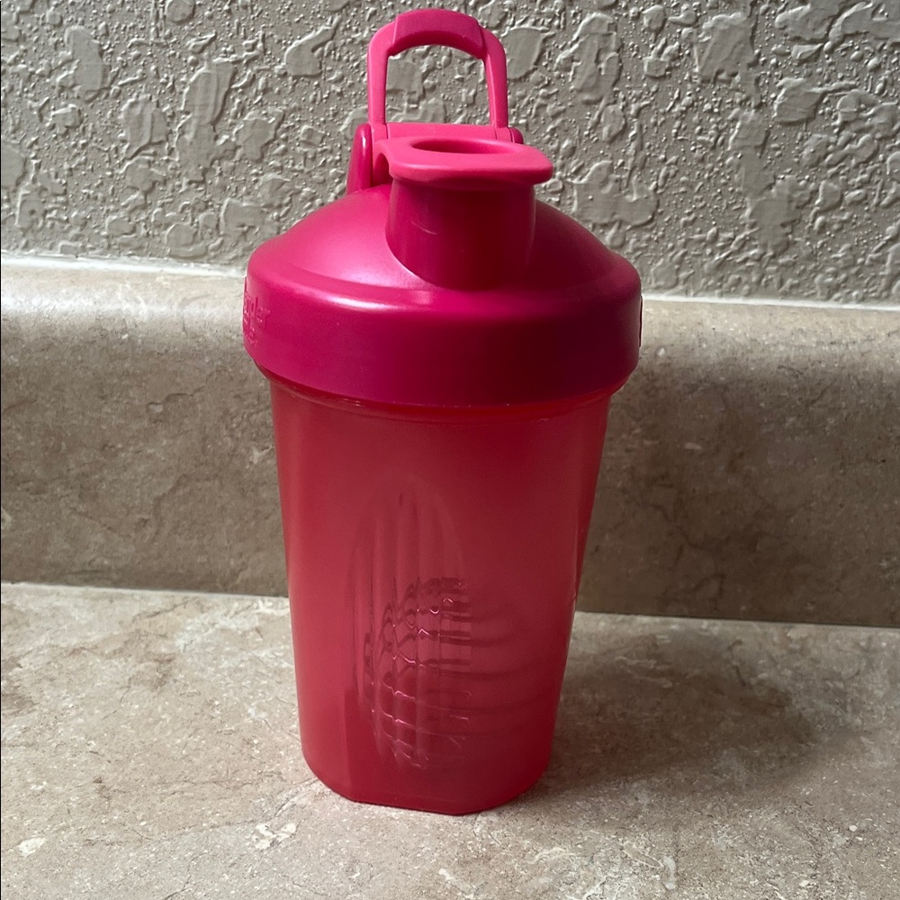 BlenderBottle Pink Shaker Bottle - Picture 4 of 7